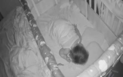 قهرمانی مادرانه در دل زلزله  <img src="https://cdn.jahannews.com/images/video_icon.png" width="16" height="16" border="0" align="top">