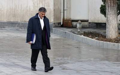 فرزین استعفا داد؟