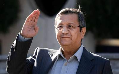 بانک مرکزی و دولت باید درباره ثبات بازار ارز مسئولیت‌پذیر باشند