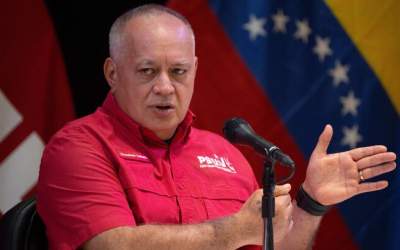 وزیر کشور ونزوئلا: امپراتور، شما را رها کرده است!