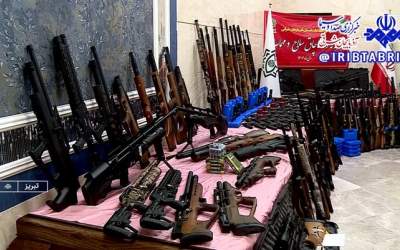تصاویر کشف ۲۲۰ قبضه اسلحه جنگی در تبریز  <img src="https://cdn.jahannews.com/images/video_icon.png" width="11" height="10" border="0" align="top">