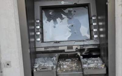 عکس/ اولین قربانی اغتشاشگران در بانک‌ها