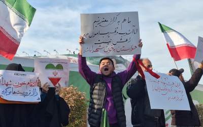 عکس/ ما هم معترضیم اما راهش آشوب نیست