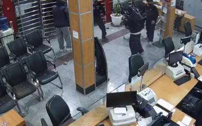 لحظه ورود آشوب‌گران به یک بانک  <img src="https://cdn.jahannews.com/images/video_icon.png" width="11" height="10" border="0" align="top">