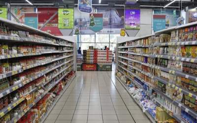 دولت به مردم کالابرگ دلاری و سبد کالا می‌دهد