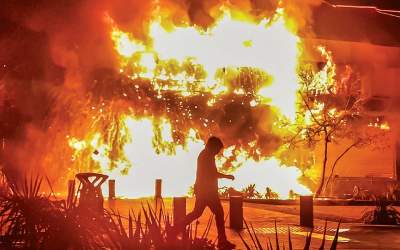 فایننشال تایمز: کماندو‌های اسرائیلی در تجمعات تهران بودند