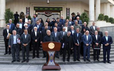 جامعه از پزشکیان عملکرد مثبت اقتصادی ندیده