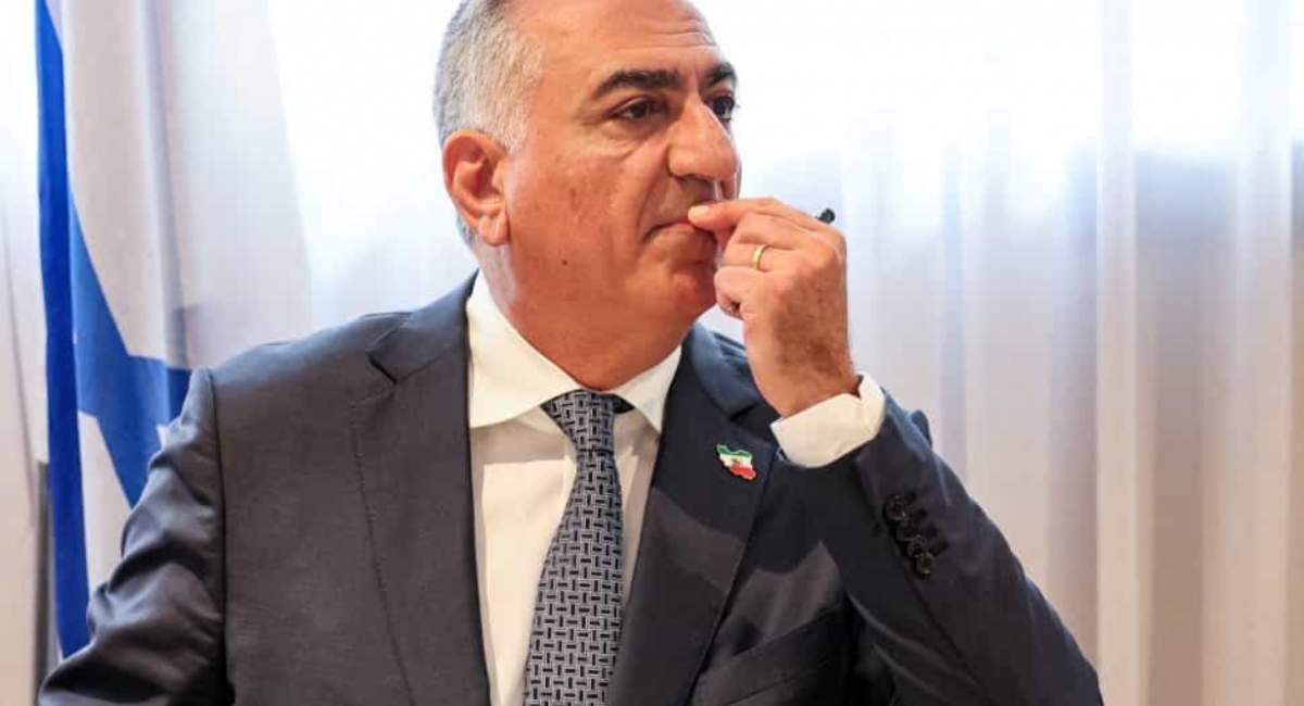 «ای شاه خائن» با نوای میثم مطیعی و مهدی رسولی  