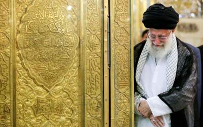 قاب‌هایی از حضور شهید امام خامنه‌ای در حرم رضوی(ع)  <img src="https://cdn.jahannews.com/images/picture_icon.png" width="11" height="10" border="0" align="top">