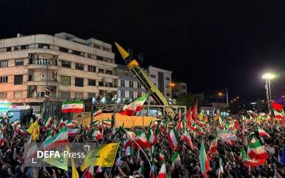 اتحاد قلبی وصف ناشدنی بین مردم در خیابان و رزمندگان در میدان/ یک تقسیم کار که سیلی محکمی به دشمنان زد +تصاویر