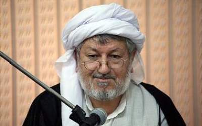 ماموستا قادری: وفاداری به رهبری ضامن پیروزی بر استکبار است