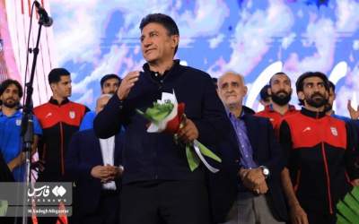 بدرقۀ تیم ملی فوتبال در میدان انقلاب