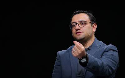 مشاور قالیباف: متن مورد استناد منتقدان، قدیمی و نادرست است/ چیزی به نام "تنگه در برابر محاصره" نداریم/ طرف مقابل به تعهد ۳۰۰ میلیارد دلار برای بازسازی ایران، پایبند نخواهد ماند