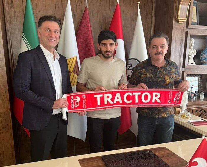 بسته استانی یستا جزئیات آرای پزشکیان و جلیلی در استان‌ها سگ نگهبان ۱۱ نفر در مشهد را مجروح کرد پارکینگ مدیران و کارشناسان نجومی بگیر بمب اول در تبریز ترکید برخورد با راننده خاطی آمبولانس حامل متوفی رونمایی از ۲ خودروی برقی در همدان +فیلم و تصاویر