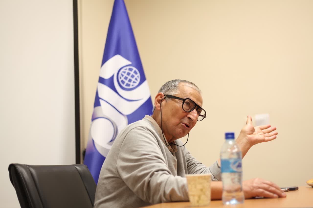 تصویر گفتگوی <a href='https://www.jahannews.com' target='_blank'>جهان نیوز</a> با صادق زیباکلام