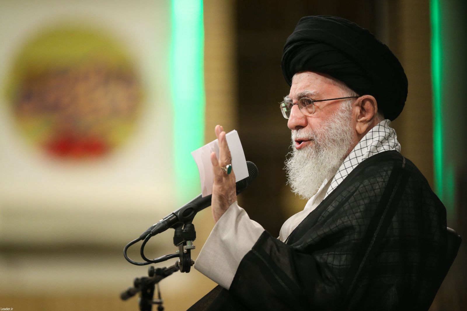 هرکس علاقمند به ایران قوی و حامی جمهوری اسلامی است در انتخابات شرکت کند